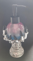 Saippuapumppu Kristallipallo joita noidan kädet pitävät