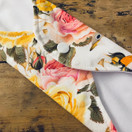 Yö kestoside, kukat ja lintu