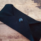 Musta luomupuuvilla kestopikkuhousunsuoja