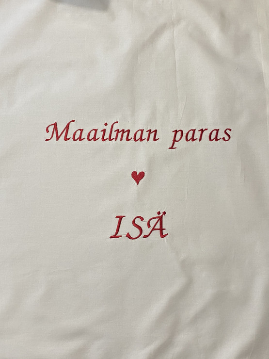 Maailman paras... brodeerattu tyynyliina (tilaustuote)