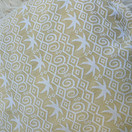 Keltakuviollinen koriste tyynynpääiilinen