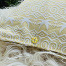 Keltakuviollinen koriste tyynynpääiilinen