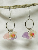 Pastelli kukkakimppu korvakorut