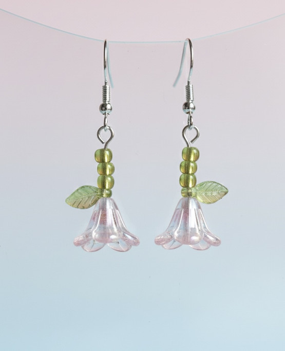 Vaaleanpunaiset kukka korvakorut