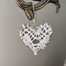 Pellavasydän pitsi korvakorut