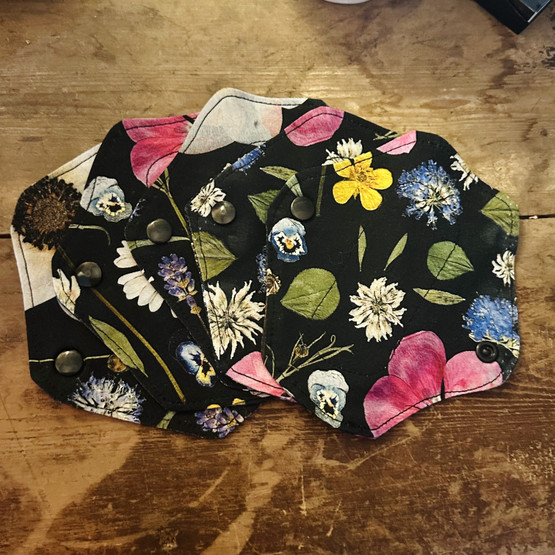 Kestopikkuhousunsuoja, kukkaketo