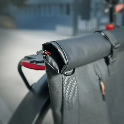 SKS Infinity Urban sivulaukku 20l, vedenpitävä yleismallin kiinnityksellä 