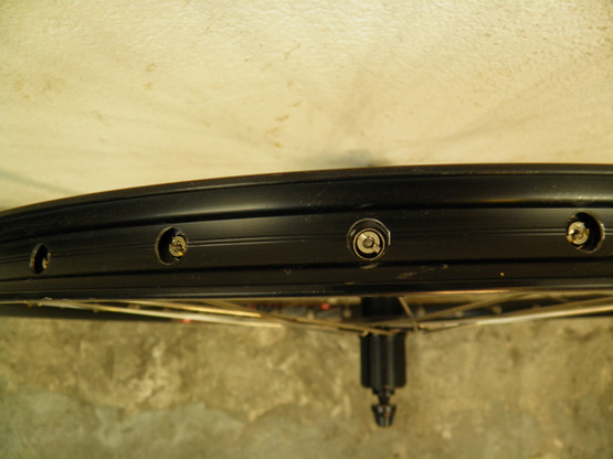 Mach 1 630 Disc takakiekko 21-559 Formula-napa 8-10v