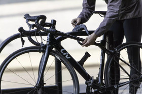 Hiplok DXF U-lukko runkokannattimella