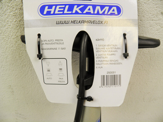 Helkama lattiapumppu mittarilla