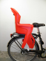 Polisport Koolah lastenistuin runkokiinnityksellä