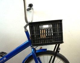 Basil Crate S 17,5l tavarakori pyörään AVS-yhteensopivalla adapterilla