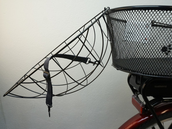 QT Cycle Tech Siena 2.0 AVS-yhteensopiva lemmikinkuljetuskori kupolilla