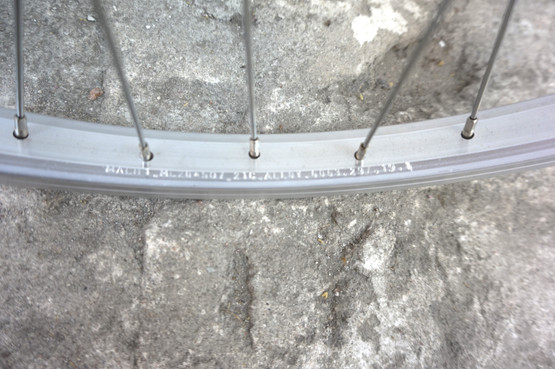 Etupyörä Mach 1 24