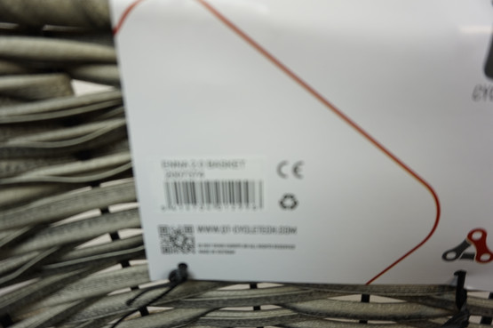 QT Cycle Tech Enna 2.0 AVS-yhteensopiva lemmikinkuljetuskori kupolilla