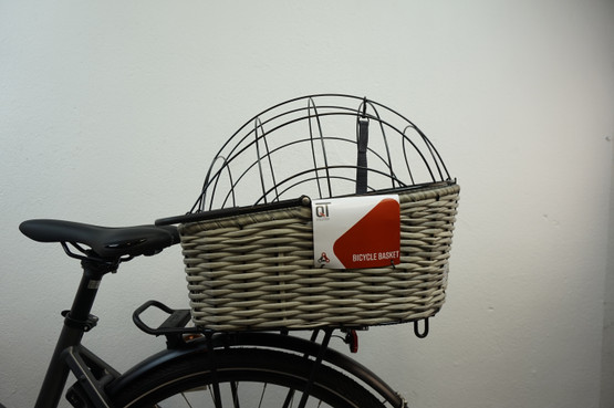 QT Cycle Tech Enna 2.0 AVS-yhteensopiva lemmikinkuljetuskori kupolilla