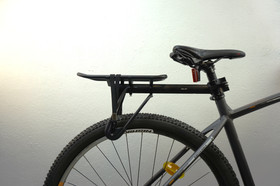 XLC RP-R06 tavarateline satulatolppaan