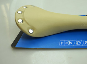 XLC Retro SA-T15 -satula hybridiin, retkipyörään