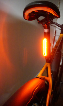 Helkama COB 50 - led-takavalo, usb-ladattava