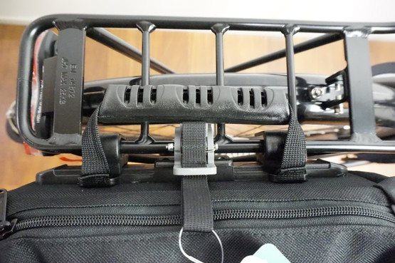 Vincita Pannier Small 9,7l - sivulaukku yleismallin kiinnityksellä, etu/taka