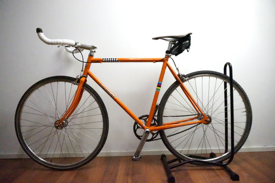 Vaihtofillari: Crescent Världmästarcykel fixie/sinkula 28