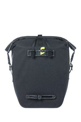 Basil Navigator Waterproof L 25-31l vedenpitävä sivulaukku yleismallin kiinnityksellä