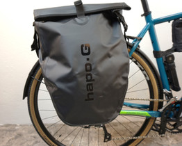 Hapo-G 20l vedenpitävä sivulaukku yleismallin kiinnityksellä