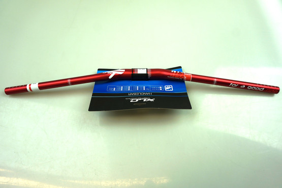 XLC Riser Bar HB-M16 780mm/25mm/31,8mm, punainen, mtb-ohjaustanko