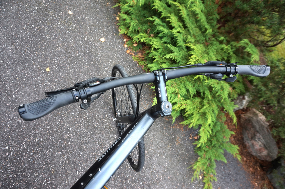Kalloy Uno Riser Bar 740mm / 25mm/ 9º – Velostore