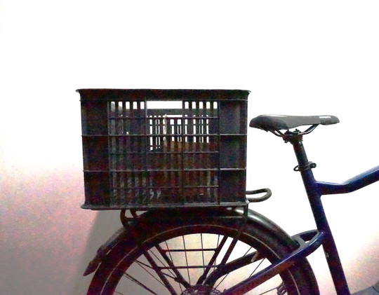 Basil Crate L 40l suuri tavarakori pyörään MIK-adapterilla