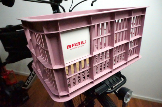 Basil Crate S 17,5l tavarakori pyörään AVS-yhteensopivalla adapterilla