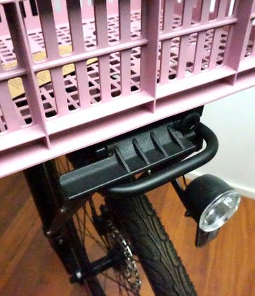 Basil Crate S 17,5l tavarakori pyörään AVS-yhteensopivalla adapterilla