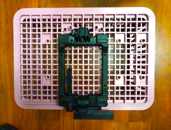Basil Crate S 17,5l tavarakori pyörään AVS-yhteensopivalla adapterilla