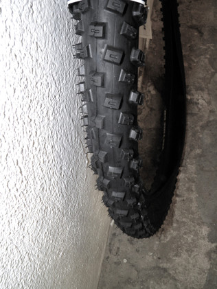 VeeTire Crown Gem 26