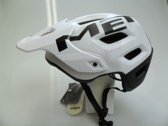 MET Roam MIPS - maastopyöräilykypärä, valkoinen, kaksi kokoa