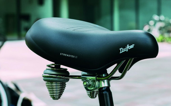 Selle Royal Drifter Plus sohvasatula geelipehmennyksellä ja jousituksella, musta 