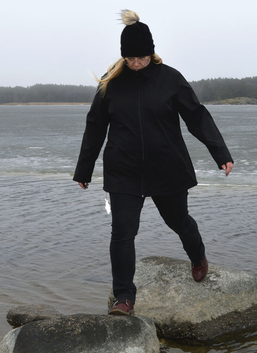 Softshell-takki, lyhyt helma, musta