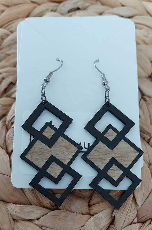 Koivuvanerikorvakorut – Suomalaista muotoilua,Tripal 3 väriä