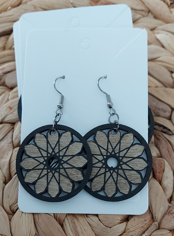 Kotimaiset koivuvanerikorvakorut.Unisieppari 3 väriä