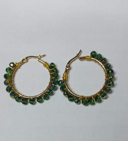 Korvakorut kirurginteräs vihreä kristalli