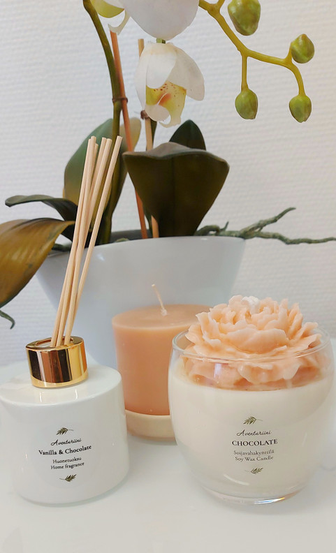 Aveturiini Huonetuoksu 125 ml & Hortenssia-soijavahakynttilä lahjapakkauksessa