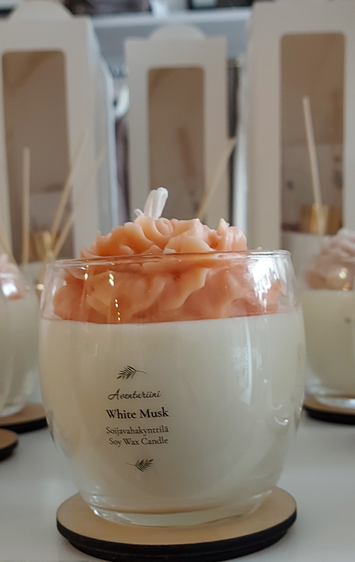 Aveturiini Huonetuoksu 125 ml & Hortenssia-soijavahakynttilä lahjapakkauksessa