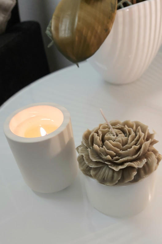 Pionikukkakynttilä – kaunis sisustuksen katseenvangitsija