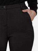 Nadja , mustat housut