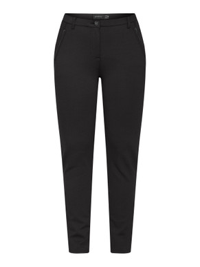 Nadja , mustat housut