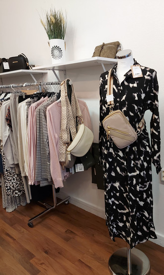 Sling & Belt Bag musta