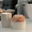 Pionikukkakynttilä – kaunis sisustuksen katseenvangitsija