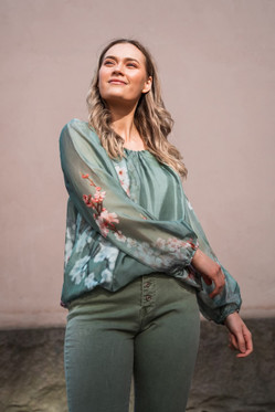 Joustavat, puuvillafarkut napeilla 4 väriä