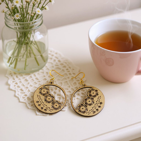 Vanerikorvakorut koivu, kukat