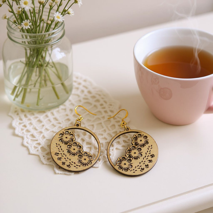 Vanerikorvakorut koivu, kukat